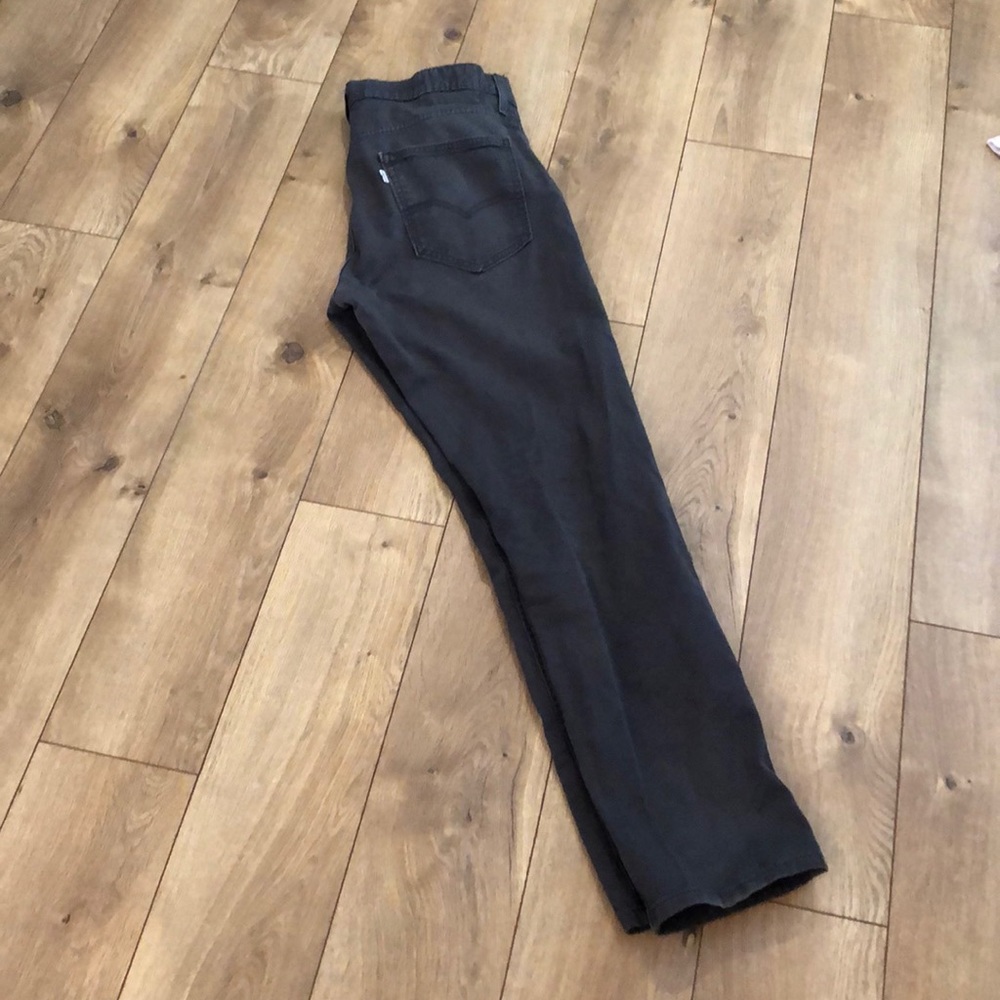 Men’s Levi 511 - size 33w 32l